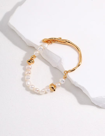 Bracelet perles naturelles design organique – vue studio