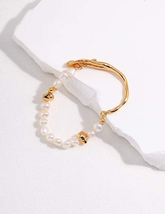 Bracelet perles naturelles design organique – vue studio